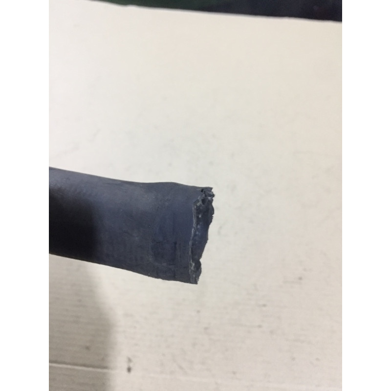 Патрубок (система охлаждения) AUDI A6 C5 2001 2.5 AKE 4B0121049