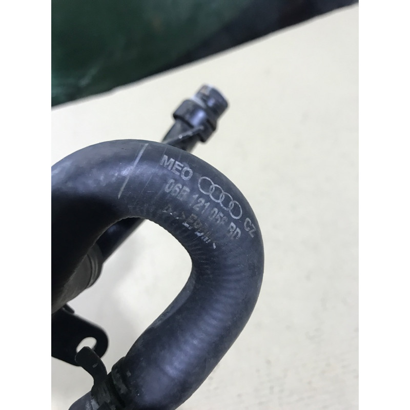 Патрубок (система охлаждения) AUDI A4 B6 2.4BDV 06B121058BD