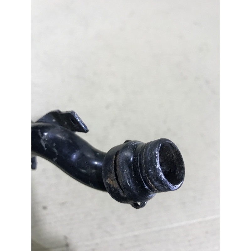 Патрубок (система охлаждения) AUDI A4 B6 2.4BDV 06B121065AD