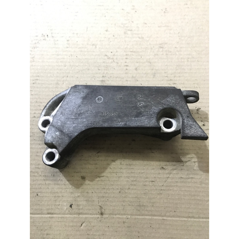 Кронштейн подушки двигателя (кронштейны двигателя) Opel Vectra C 2005 2.2 SE 9156953