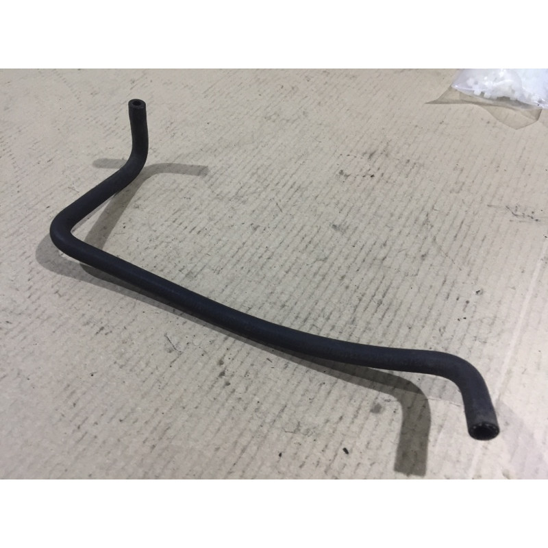 Патрубок (система охлаждения) BMW 5-series E34 13901735176