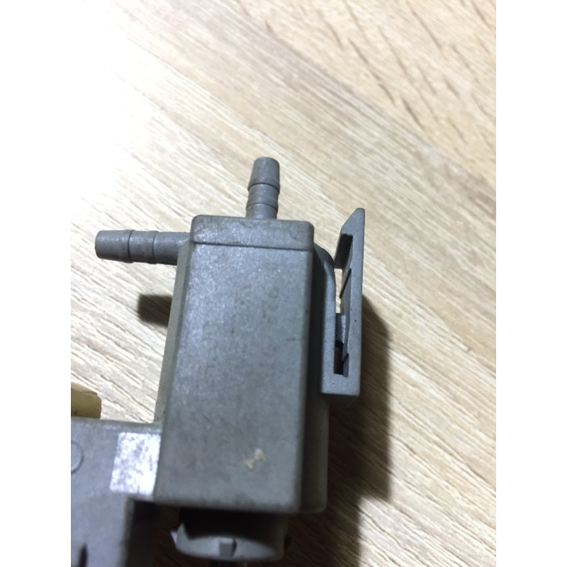 Вакуумный клапан (двигатель и элементы) BMW 7-series E65 N62B44 11 74 7 516 376