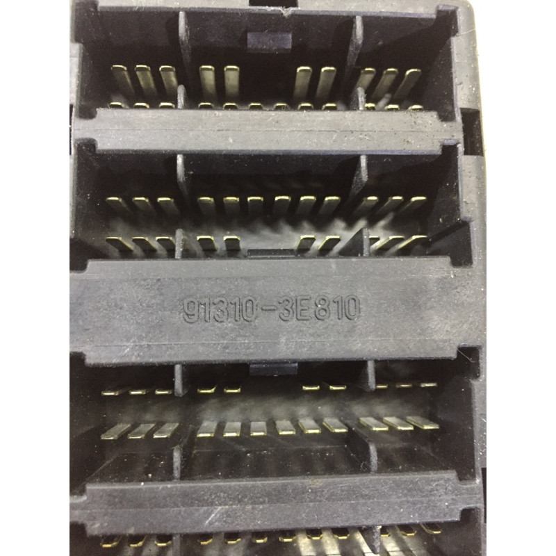 Блок предохранителей (электрика) KIA Sorento BL 2005 2.5 CRDI 913103E810