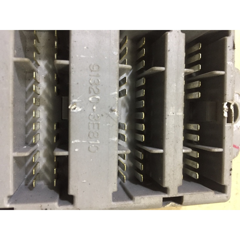 Блок предохранителей (электрика) KIA Sorento BL 2005 2.5 CRDI 913203E810