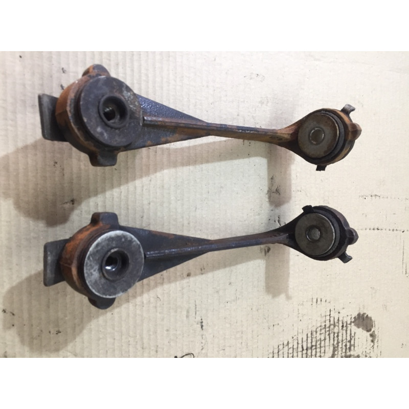 Кронштейн (двигатель и элементы) Opel Vivaro 1 2007 1.9 D 2704011