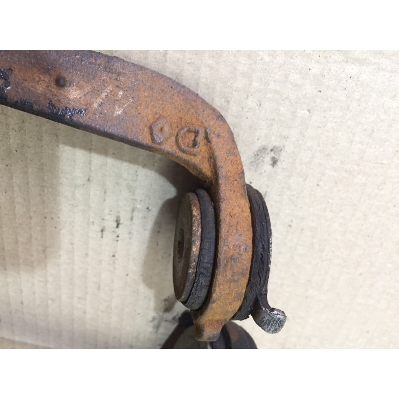 Кронштейн (двигатель и элементы) Opel Vivaro 1 2007 1.9 D 2704011