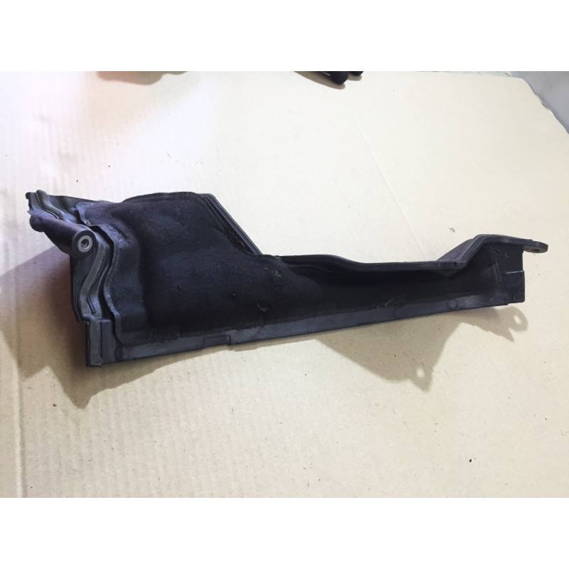 Пластик підкапотний (кузов і елементи) BMW 5-series F10 2013 N47D20 51717204336