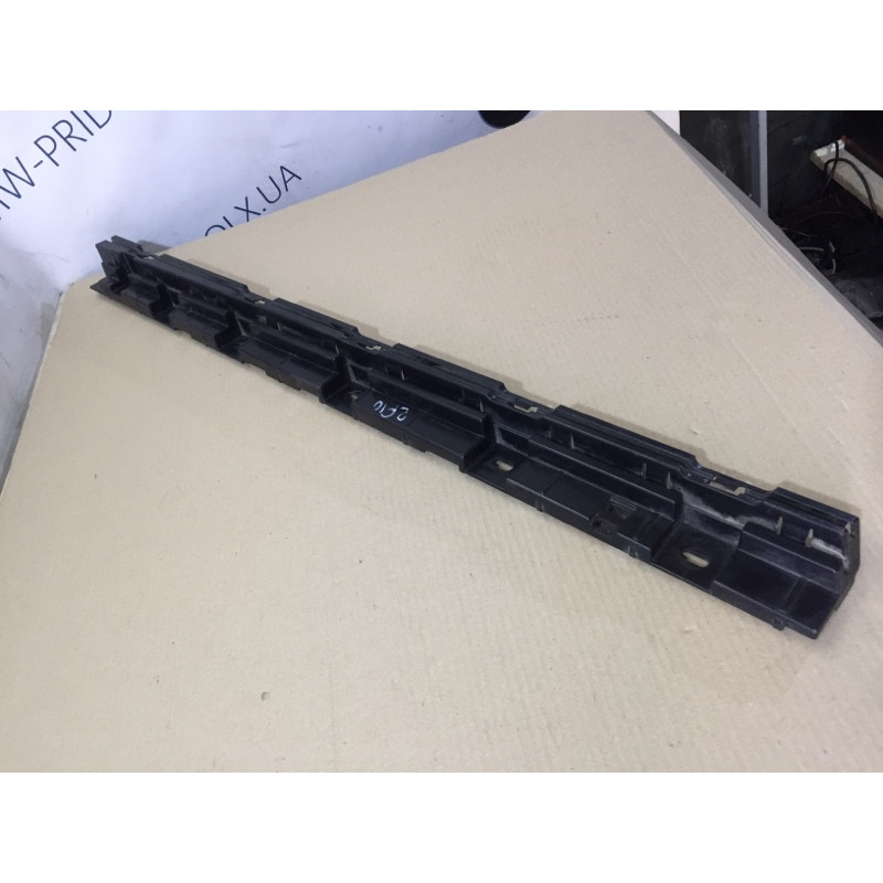 Кріплення порогу (кузов і елементи) BMW 5-series F10 2013 N47D20 51777184777