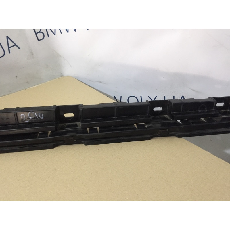 Кріплення порогу (кузов і елементи) BMW 5-series F10 2013 N47D20 51777184777