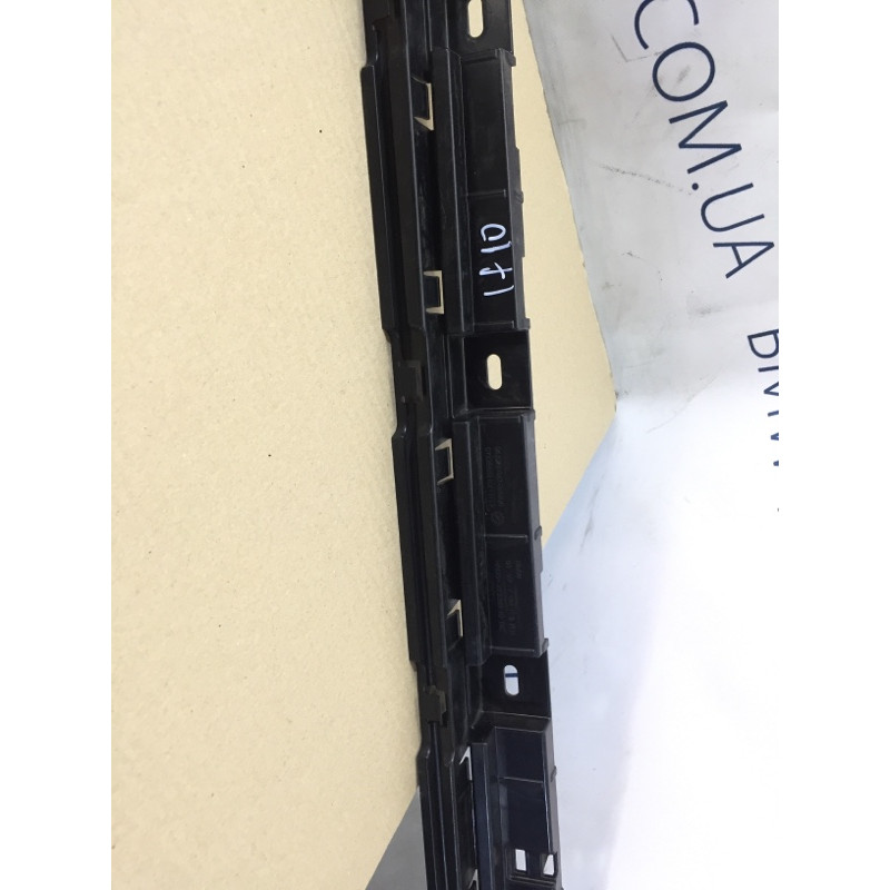 Кріплення порогу (кузов і елементи) BMW 5-series F10 2013 N63B44 51777184778