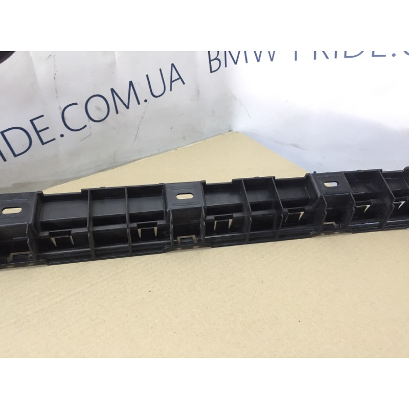 Кріплення порогу (кузов і елементи) BMW 5-series F10 2013 N63B44 51777184778