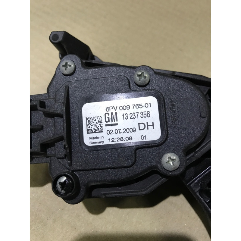 Педаль газа (электрика двигателя) Opel Insignia A 2009 2.0 DTH 13237356