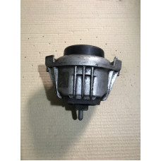 Подушка двигателя