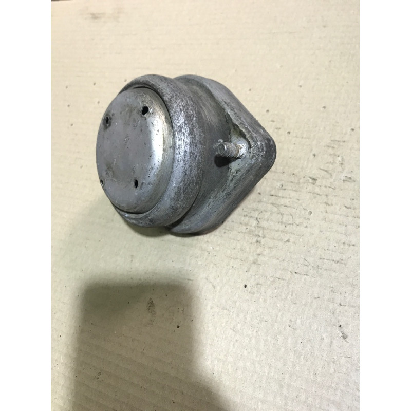 Подушка двигуна (двигун та елементи) BMW 5-series E39 22111092824