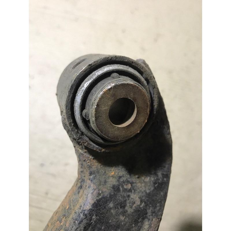 Рычаг подвески (подвеска) AUDI A4 B6 2003 2.0 ALT 8E0 505 323 M