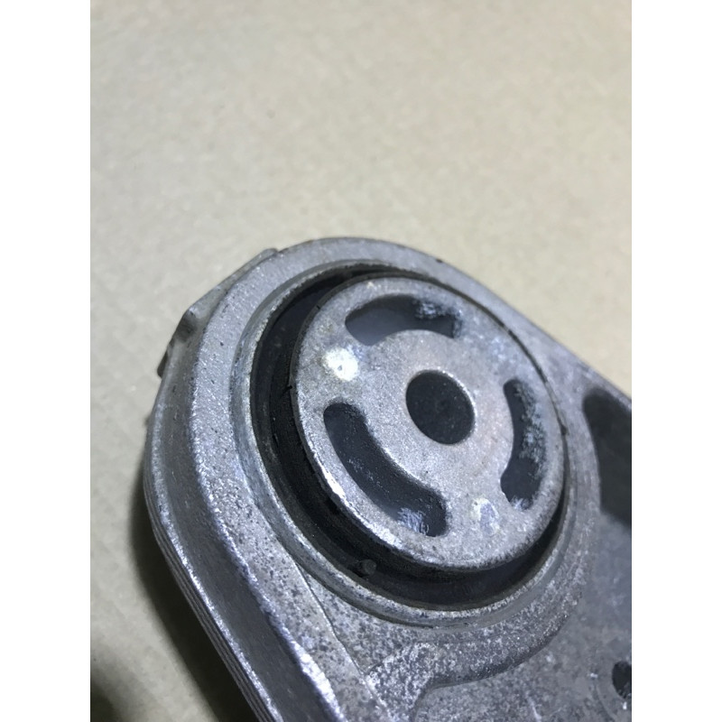 Кронштейн (двигатель и элементы) Mercedes-Benz E-class W211 2006 3.2 M112.946 A2303521806