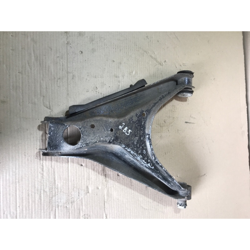 Рычаг подвески (подвеска) Volkswagen Passat B5 2003 2.5 AKN 4B0505312