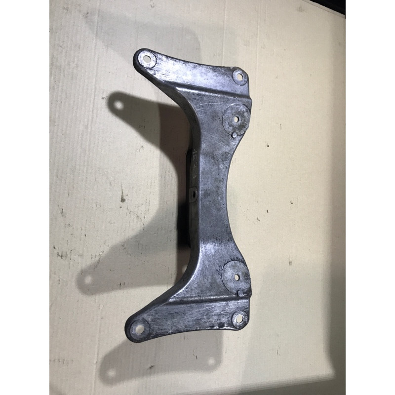 Траверса (трансмиссия) BMW 5-series E39 2001 M47D20 22 31 6 751 583