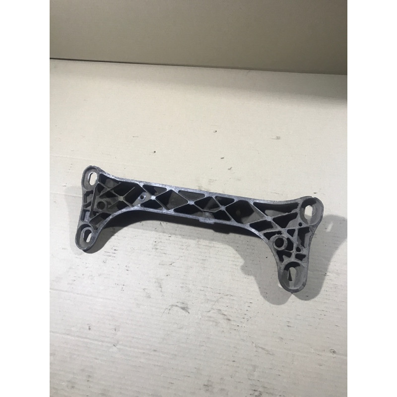 Траверса (трансмиссия) BMW 3-series E46 1999 M47D20 22311094684