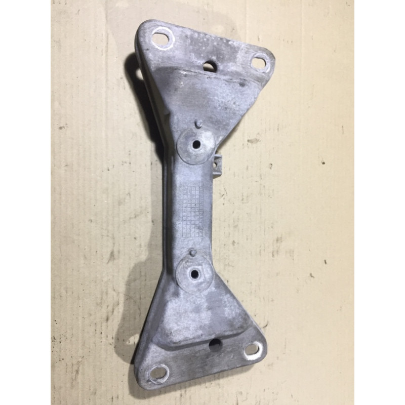 Траверса (трансмісія) BMW 3-series F30 2013 N47D20 22316796609