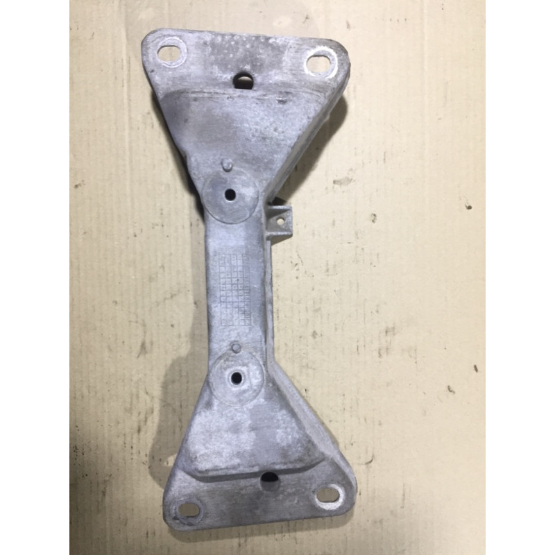 Траверса (трансмісія) BMW 3-series F30 2013 N47D20 22316796609