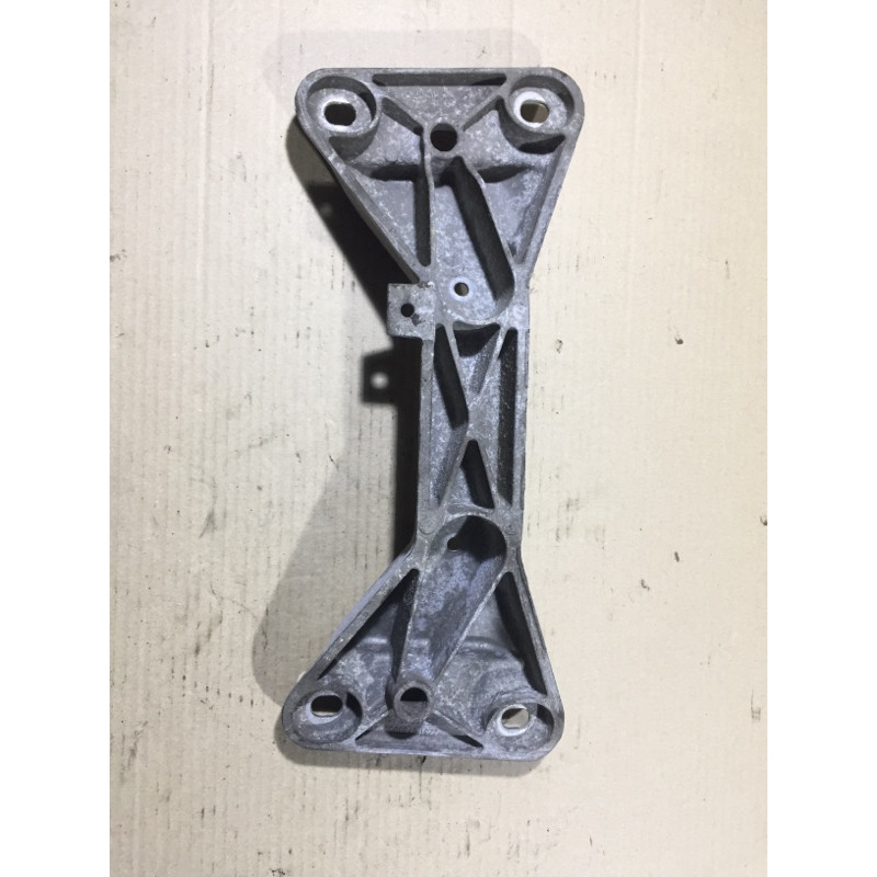 Траверса (трансмісія) BMW 3-series F30 2013 N47D20 22316796609