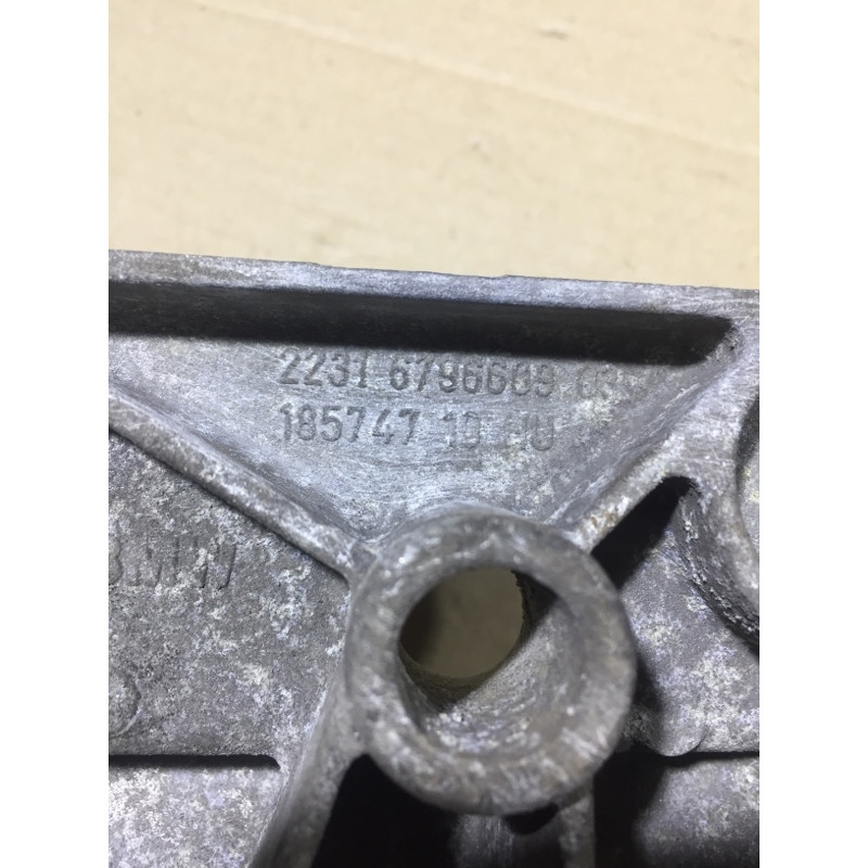 Траверса (трансмісія) BMW 3-series F30 2013 N47D20 22316796609