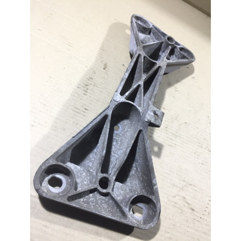 Траверса (трансмісія) BMW 3-series F30 2013 N47D20 22316796609