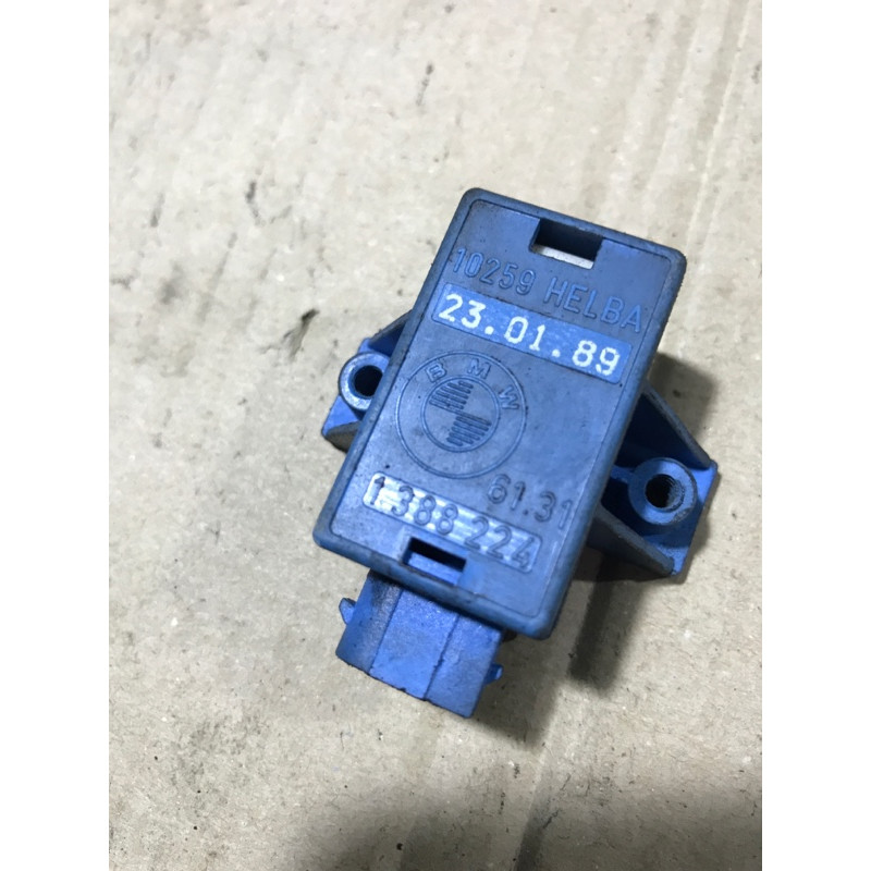 Вимикач центрального замка у разі аварії (електрика / датчики) BMW 3-series E36 61311388224