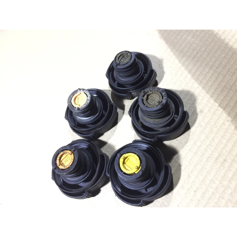 Крышка расширительного бачка (система охлаждения) BMW 5-series E34 17 11 1 742 232