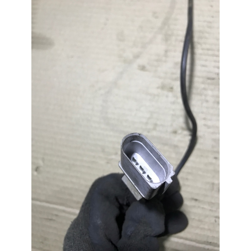 Датчик положения коленвала (электрика двигателя) AUDI A4 B6 2.4BDV 0261210179