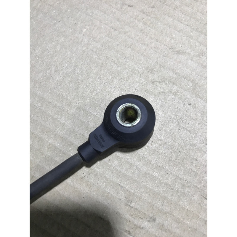 Датчик детонации (электрика двигателя) AUDI A4 B6 2.4BDV 06D905377