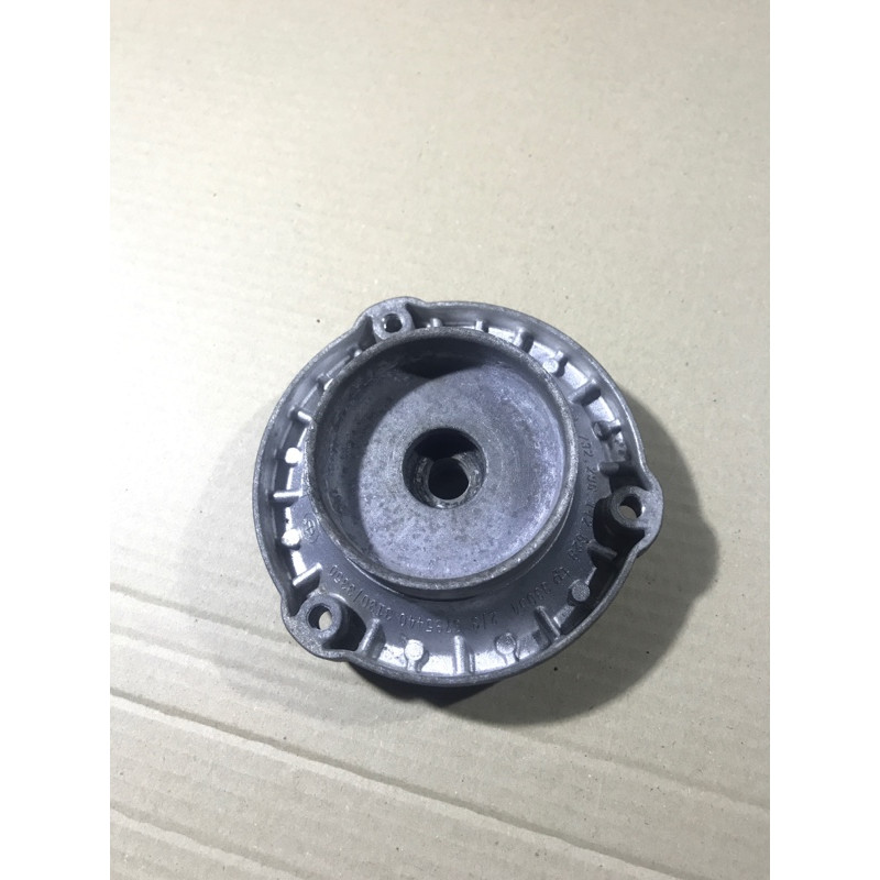 Опора стойки (подвеска) BMW 5-series F10 2013 N47D20 31306795083