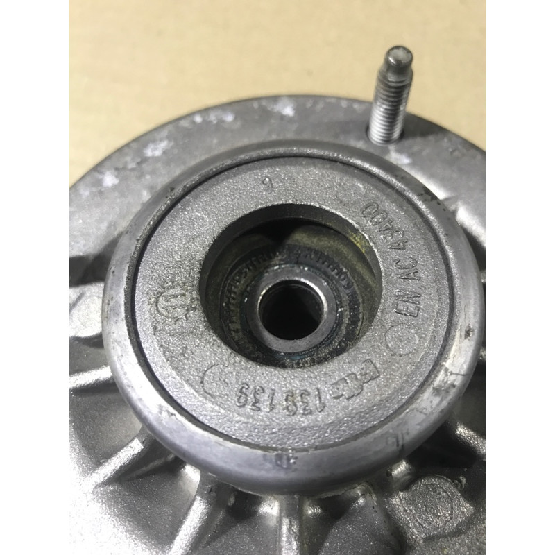 Опора стойки (подвеска) BMW 5-series F10 2013 N63B44 33506776140