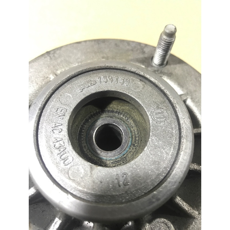 Опора стойки (подвеска) BMW 5-series F10 2013 N63B44 33506776140