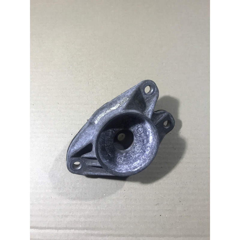 Опора стійки (підвіска) BMW 3-series F30 2013 N47D20 33506791706