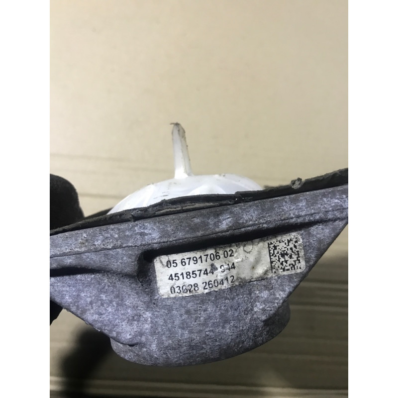 Опора стійки (підвіска) BMW 3-series F30 2013 N47D20 33506791706