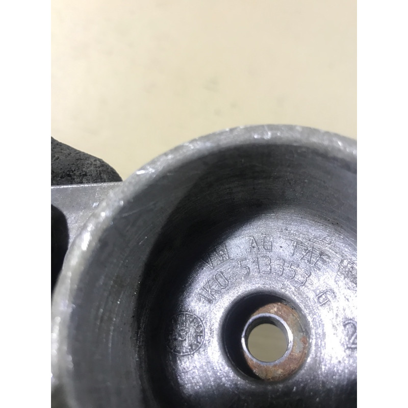 Опора стойки (подвеска) Volkswagen Golf 1K 2004 2.0 BKD 1K0513353