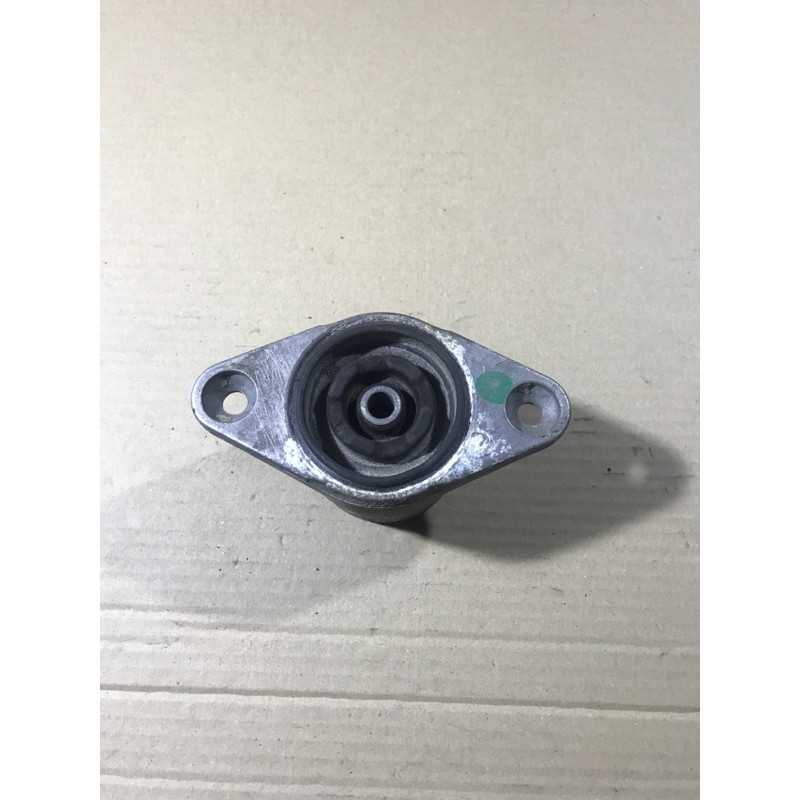 Опора стойки (подвеска) AUDI A4 B6 2003 1.8 BFB 8E0513353D
