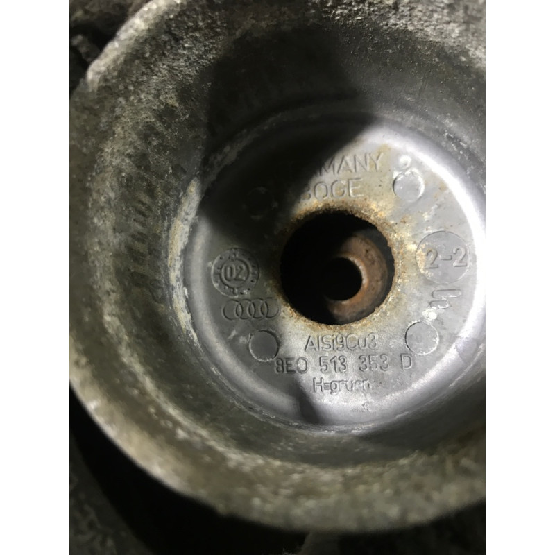 Опора стойки (подвеска) AUDI A4 B6 2003 1.8 BFB 8E0513353D