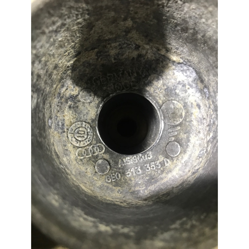 Опора стойки (подвеска) AUDI A4 B6 2.4BDV 8E0513353D