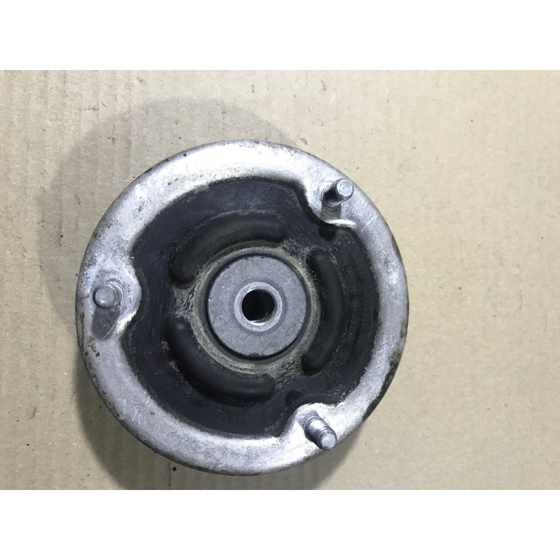 Опора стойки (подвеска) BMW 5-series E60 2004 M54B22 33526753810
