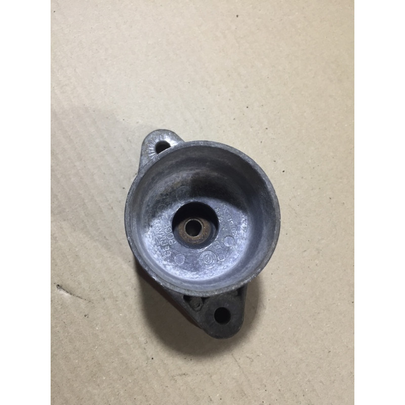 Опора стойки (подвеска) AUDI A4 B6 2.4BDV 8E0513353D