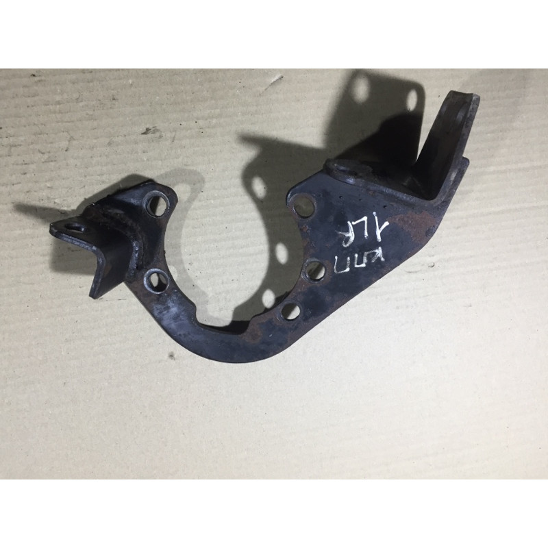 Кронштейн (двигатель и элементы) LAND ROVER FREELANDER L314 1999 1.8B