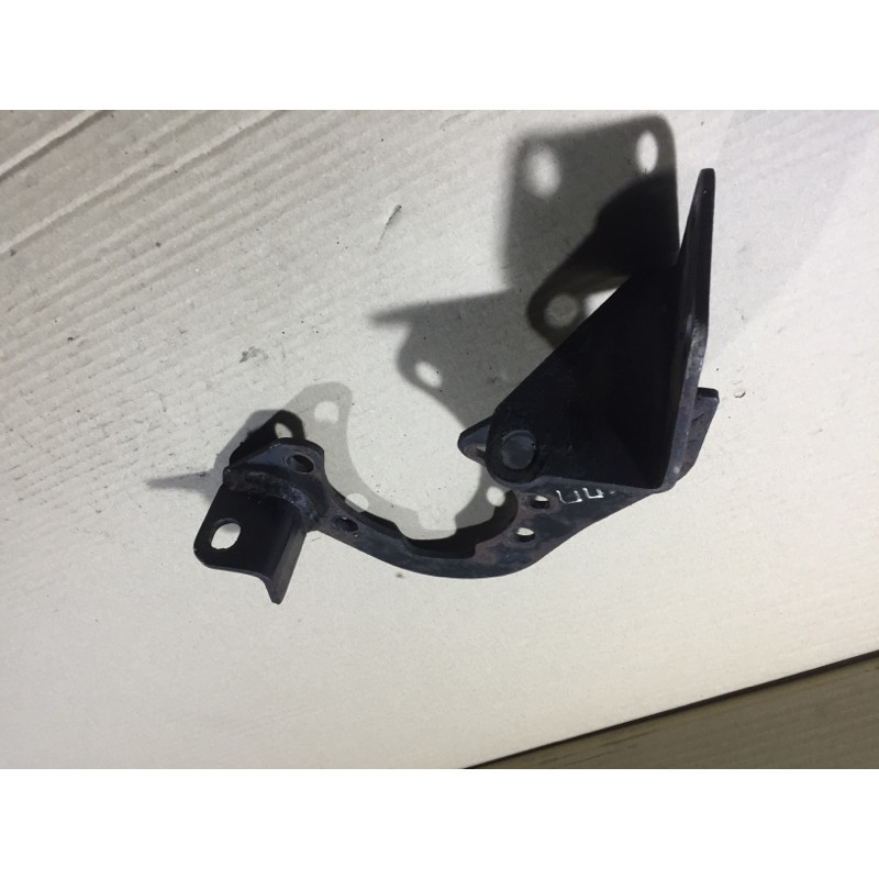 Кронштейн (двигатель и элементы) LAND ROVER FREELANDER L314 1999 1.8B