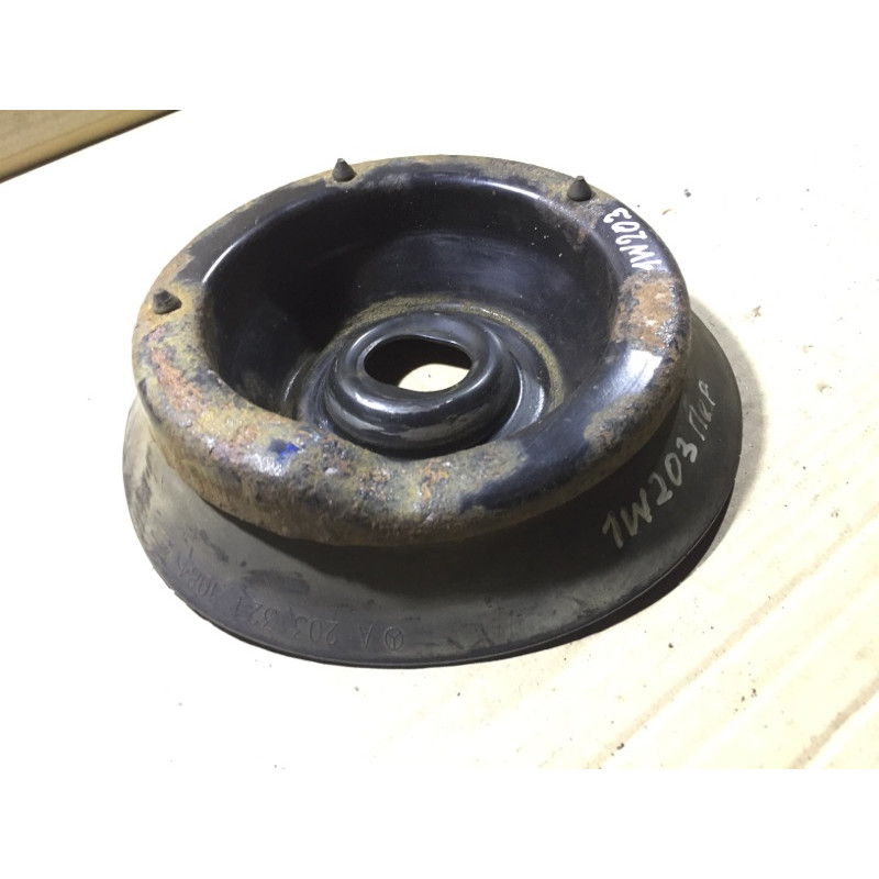 Опора стойки (подвеска) Mercedes-Benz C-class W203 1.8 M111.951 A2033211084