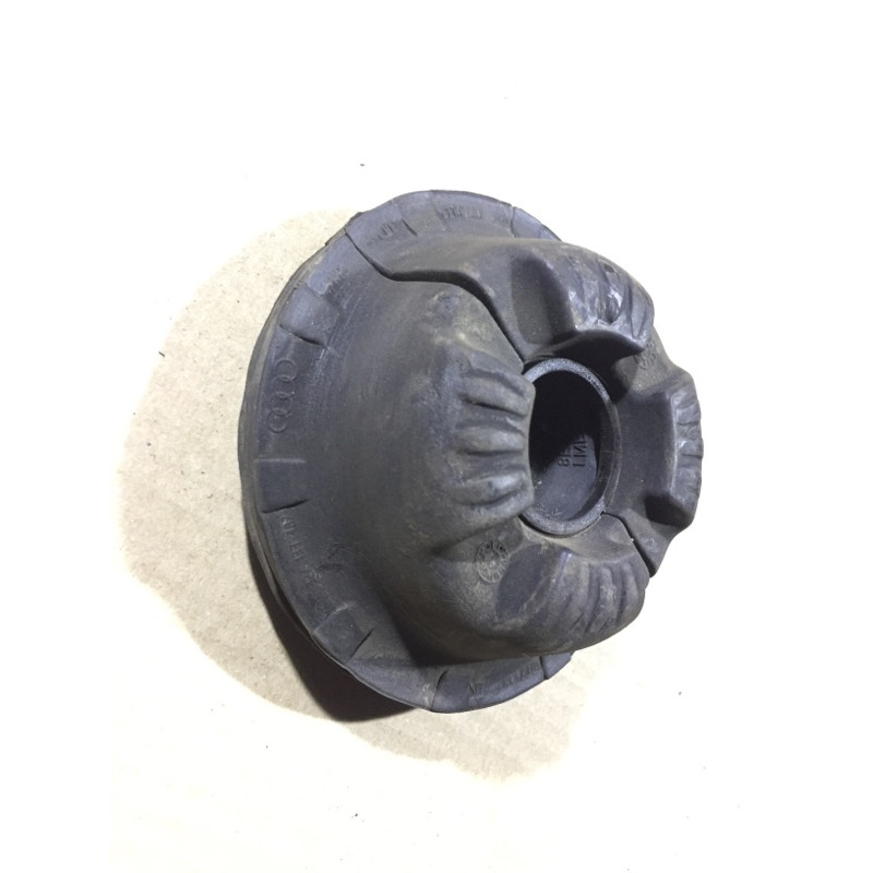 Опора стойки (подвеска) AUDI A4 B6 2.4BDV 8E0412377