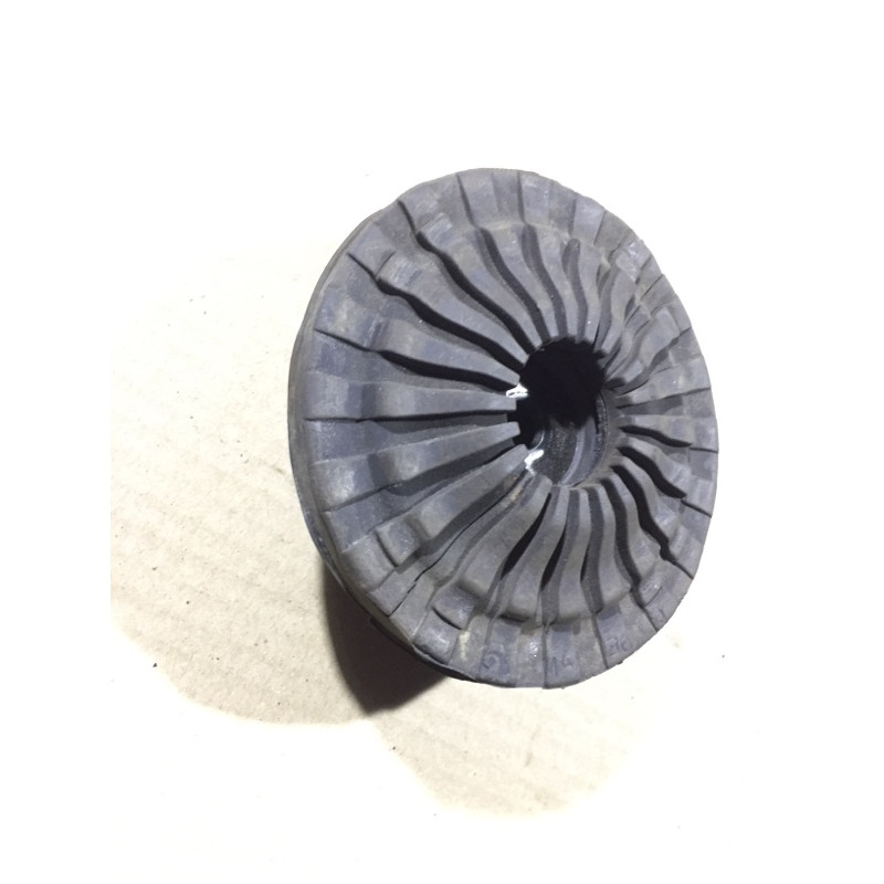 Опора стойки (подвеска) AUDI A4 B6 2.4BDV 8E0412377