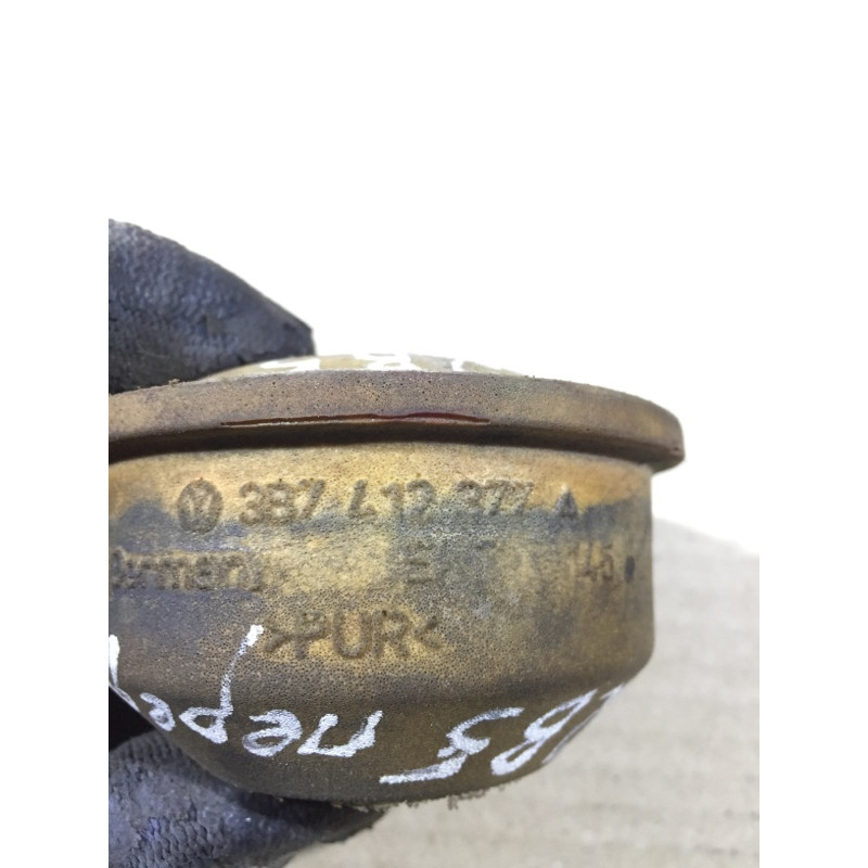 Опора стойки (подвеска) Volkswagen Passat B5 2003 2.5 AKN 3B7412377