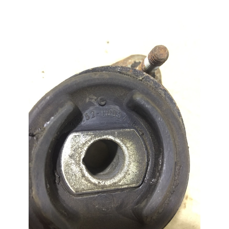 Опора стойки (подвеска) BMW 5-series E39 1999 M51d25 33521093416